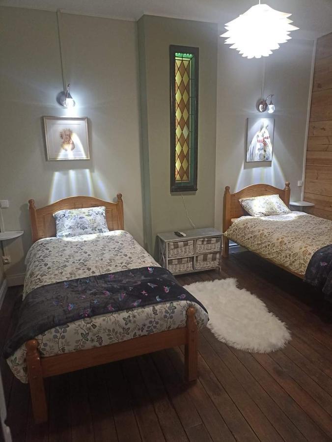 Mas Des 2 Paons Bed & Breakfast Villedaigne Bagian luar foto